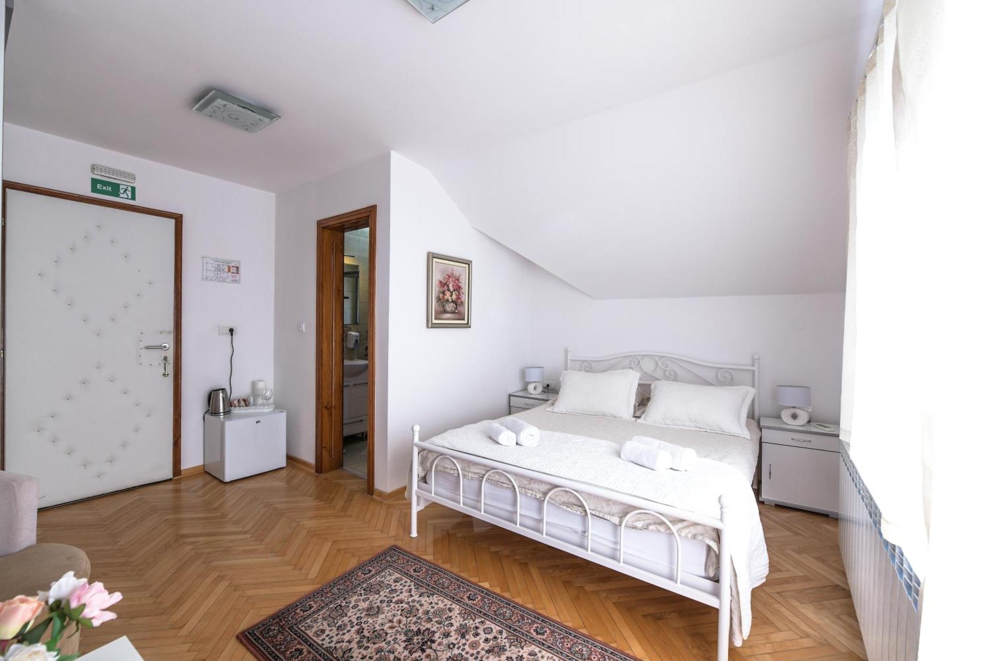 Suncani Breg Apartments Vrdnik Phòng bức ảnh